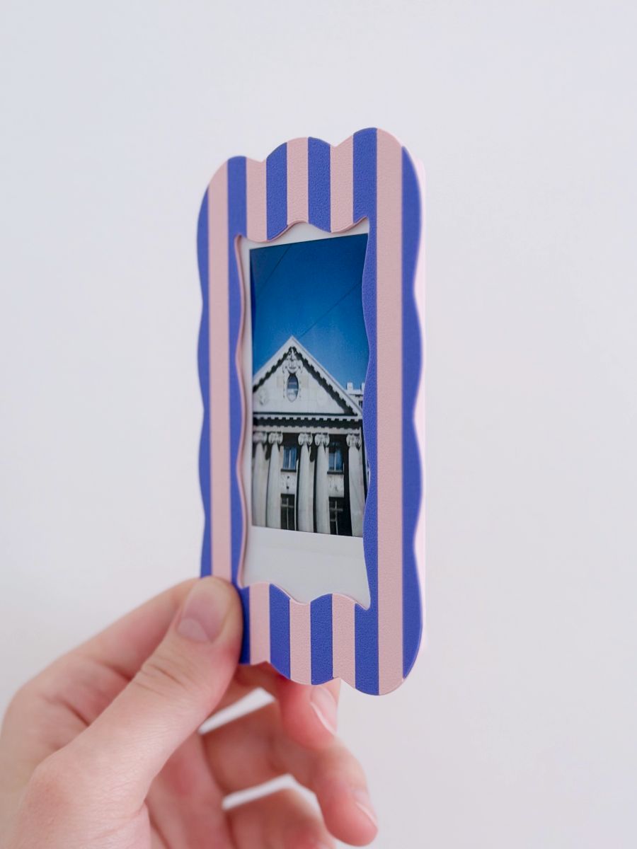 Магнитная рамка для фото Instax Mini, фоторамка на холодильник инстакс мини, сине-розовая полоска — фото 7